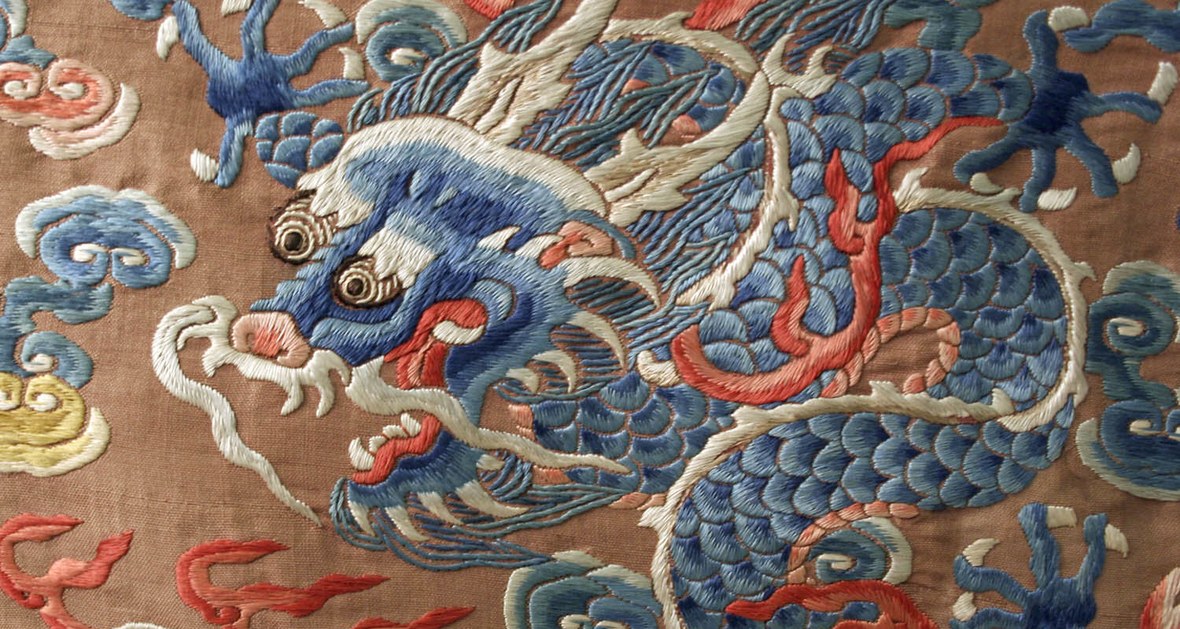 寿衣买挑有哪些门道?老店家给家属的几句直白话配图